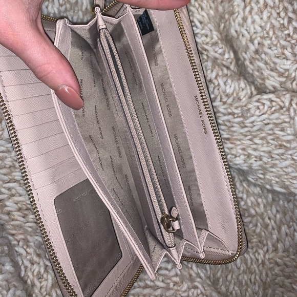 Michael Kors Wristlet - Picture 4 of 6